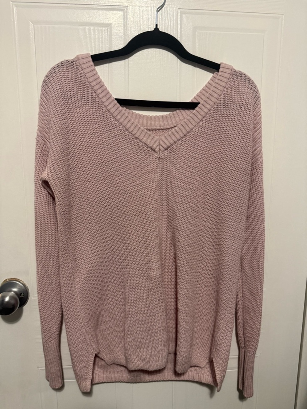 Women's V-Neck Cozy Knit Sweater in Pale Blush Pink